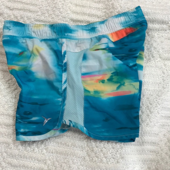 Old Navy Active Shorts Multicolored - Picture 3 of 3